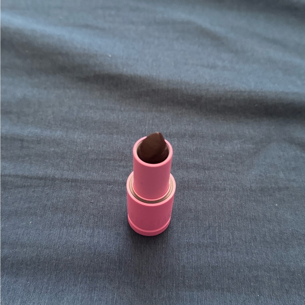 Jeffree Star Velvet Lipstick - Picture 2 of 3